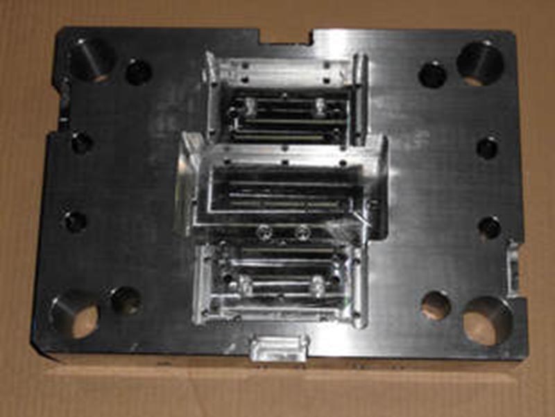 东营精密塑料模-06